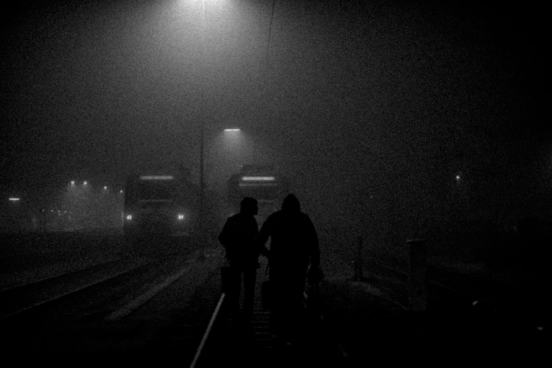 BACKFLASHES — Neckarelz, night platform